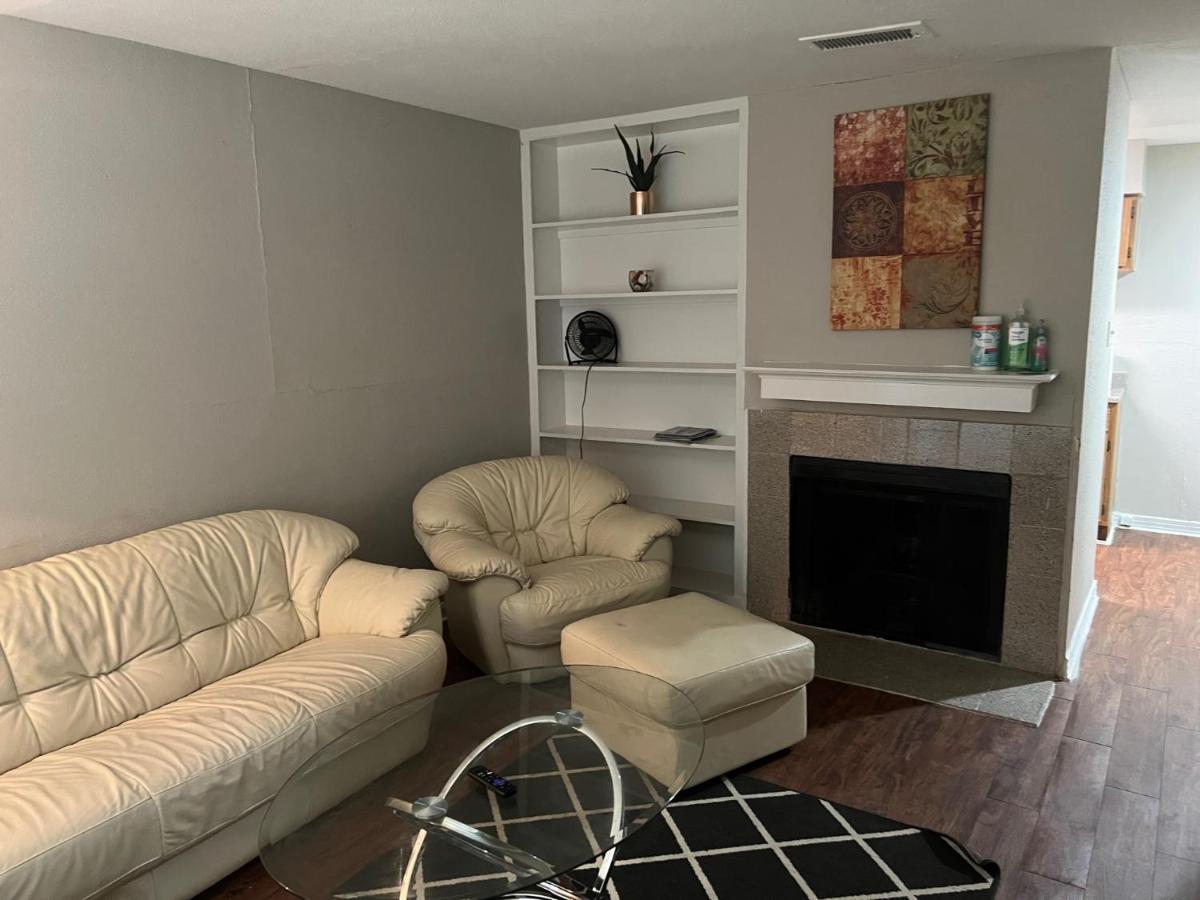 Lovely 1-bedroom Townhome With Amenities Appartement *